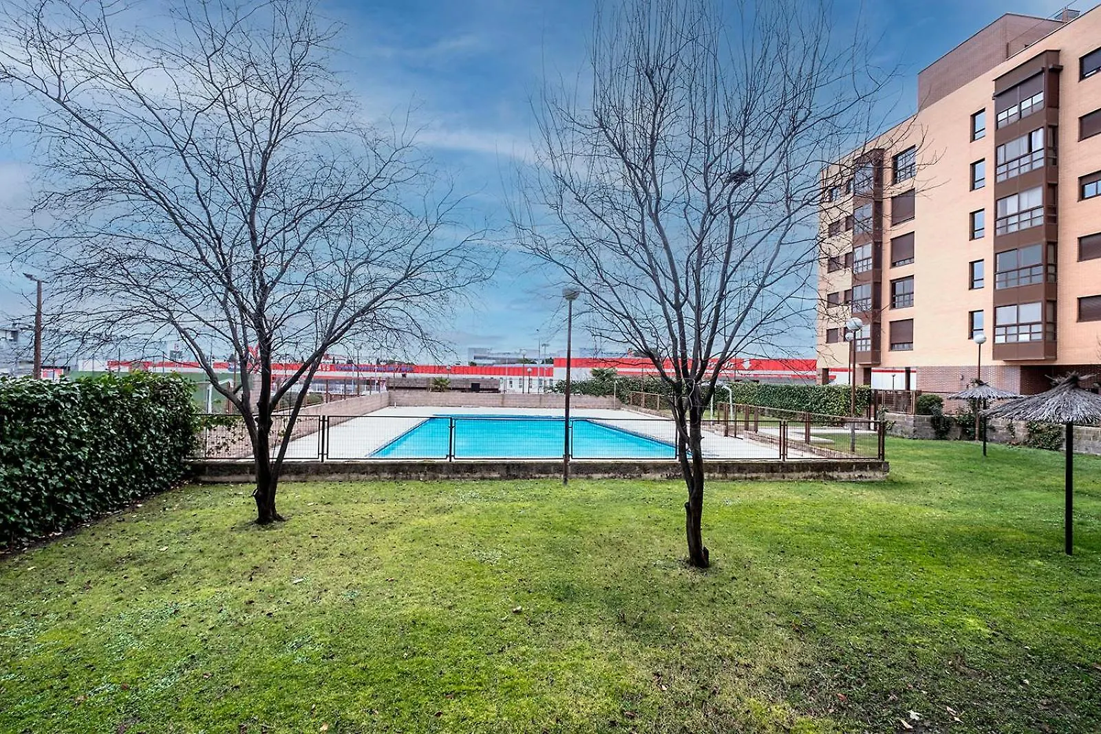 Apartamento Wanda Ifema Con Parking Y Piscina Madrid Spanje