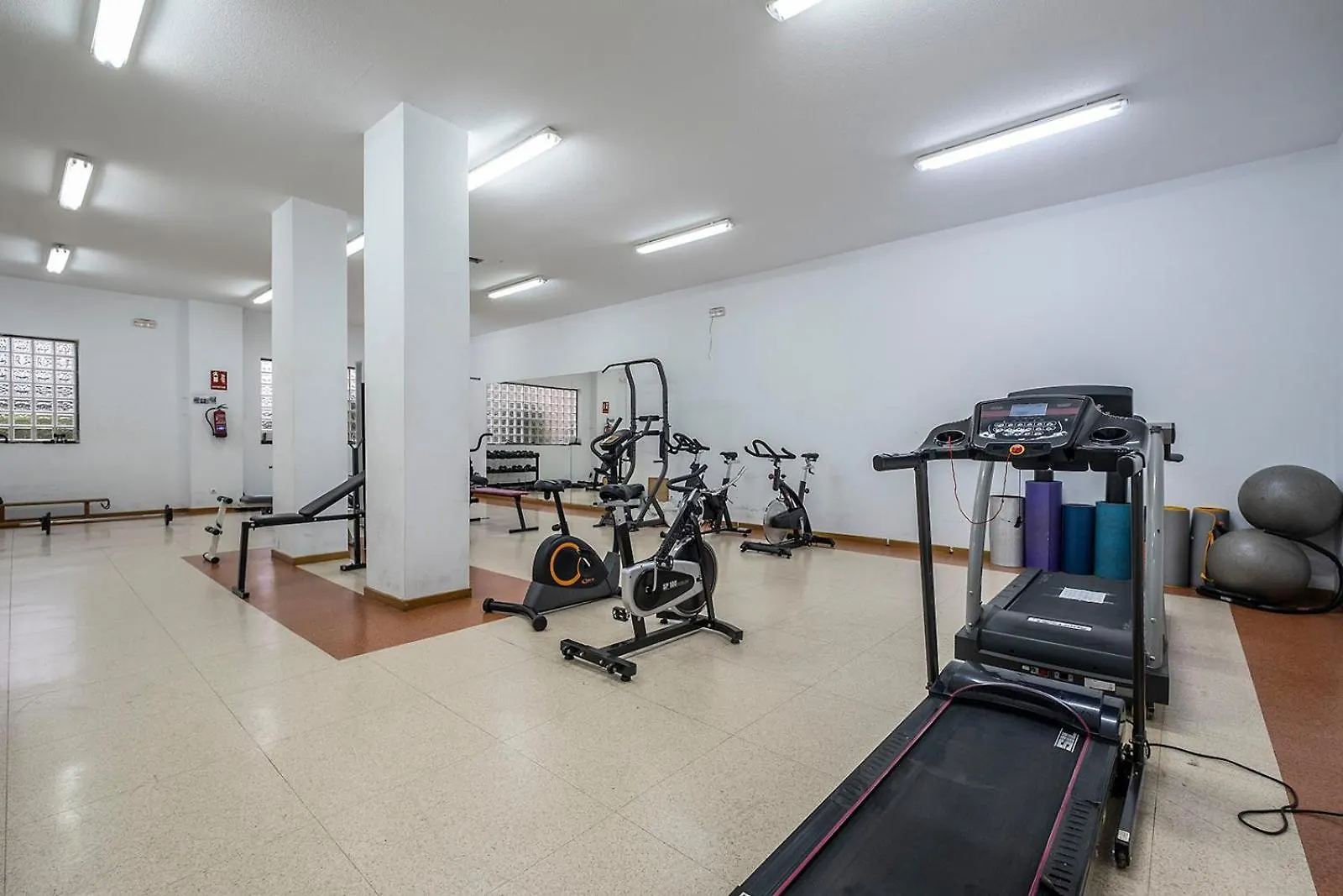 Apartamento Wanda Ifema Con Parking Y Piscina Madrid Spanje